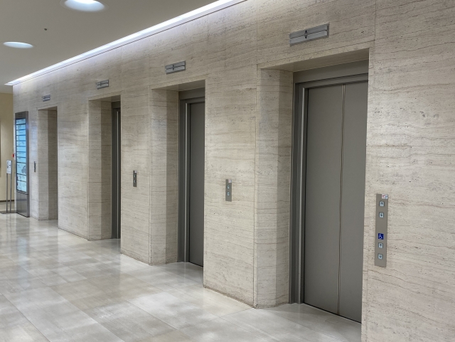 エレベーターホール・階段室デザインは戦略的投資
